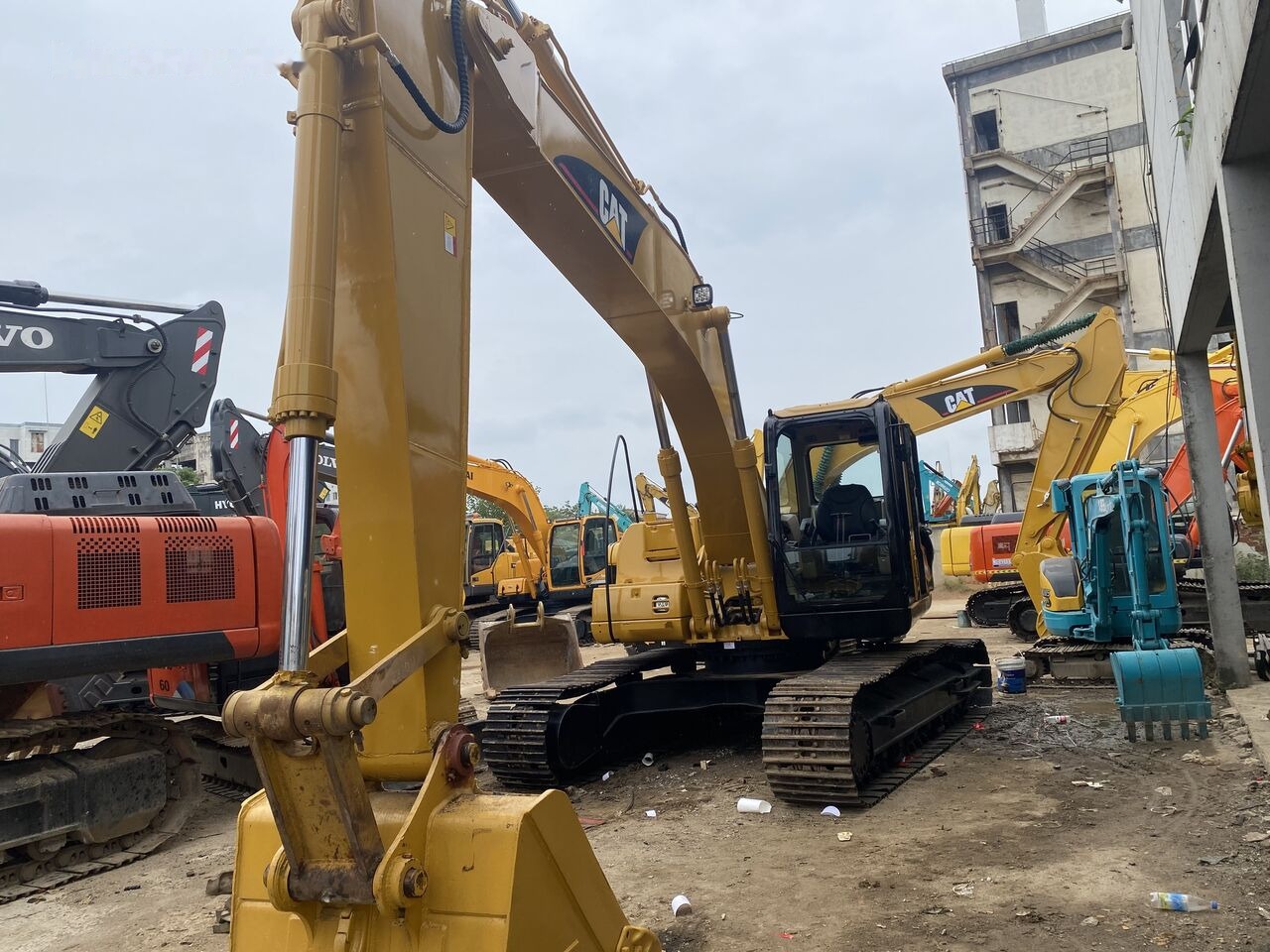 Caterpillar 320CL - Гусеничний екскаватор: фото 3 Caterpillar 320CL - Гусеничний екскаватор: фото 3