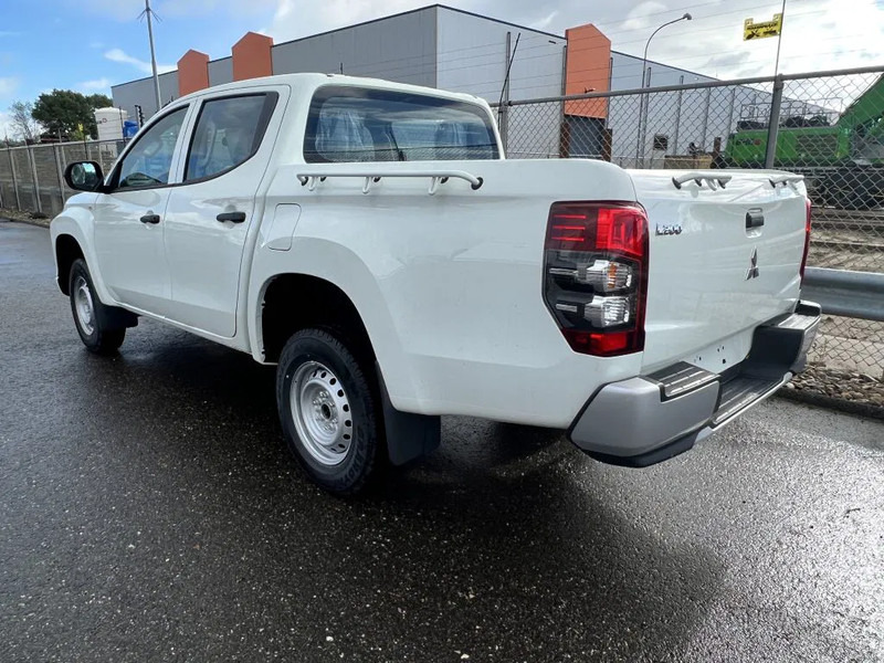 Mitsubishi L200 4x4 - 8 UNITS in WHITE 2.5 D GL Double Cab - EURO 2 - NEW!! Ready for work!!!** - Пікап, Вантажопасажирський фургон: фото 2 Mitsubishi L200 4x4 - 8 UNITS in WHITE 2.5 D GL Double Cab - EURO 2 - NEW!! Ready for work!!!** - Пікап, Вантажопасажирський фургон: фото 2