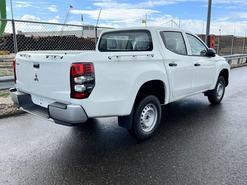 Mitsubishi L200 4x4 - 8 UNITS in WHITE 2.5 D GL Double Cab - EURO 2 - NEW!! Ready for work!!!** - Пікап, Вантажопасажирський фургон: фото 5 Mitsubishi L200 4x4 - 8 UNITS in WHITE 2.5 D GL Double Cab - EURO 2 - NEW!! Ready for work!!!** - Пікап, Вантажопасажирський фургон: фото 5