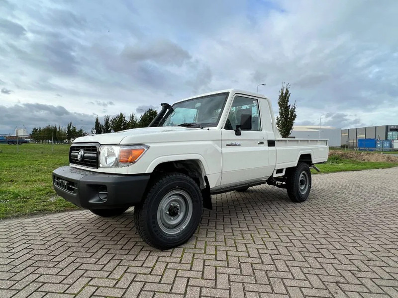 Toyota Land Cruiser HZJ79 4x4 4.2D Single Cab - EURO 3 - NEW!! 6 UNITS directly available - Пікап, Вантажопасажирський фургон: фото 1 Toyota Land Cruiser HZJ79 4x4 4.2D Single Cab - EURO 3 - NEW!! 6 UNITS directly available - Пікап, Вантажопасажирський фургон: фото 1