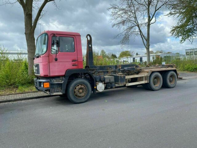 MAN 26.372K 6x4 Abrollkipper AHK Blatt/Blatt - Гаковий мультиліфт вантажівка: фото 2 MAN 26.372K 6x4 Abrollkipper AHK Blatt/Blatt - Гаковий мультиліфт вантажівка: фото 2