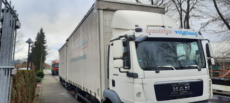 MAN TGM 12.250 - Тентована вантажівка: фото 2 MAN TGM 12.250 - Тентована вантажівка: фото 2