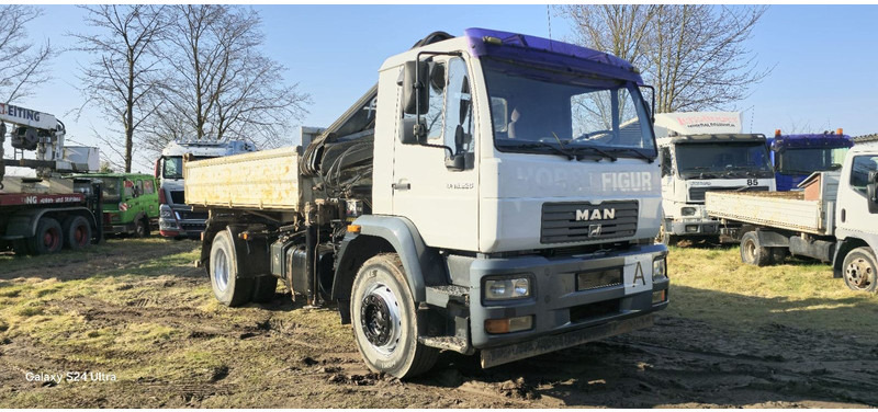 MAN TGM 18.220 4x2 3.S-Kipper mit Kran - Самоскид вантажівка, Вантажівка з маніпулятором: фото 1 MAN TGM 18.220 4x2 3.S-Kipper mit Kran - Самоскид вантажівка, Вантажівка з маніпулятором: фото 1
