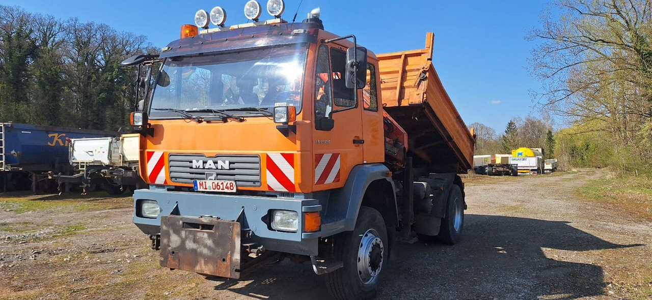 MAN TGM 18.240PS 4x4 3.S-Kipper mit Kran - Самоскид вантажівка, Вантажівка з маніпулятором: фото 2 MAN TGM 18.240PS 4x4 3.S-Kipper mit Kran - Самоскид вантажівка, Вантажівка з маніпулятором: фото 2