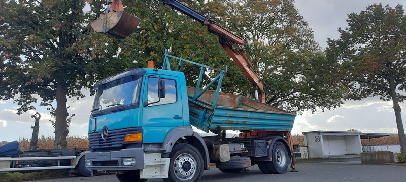 Mercedes-Benz 1828K 4x2 Kipper KRAN+Funk/Greifer - Самоскид вантажівка, Вантажівка з маніпулятором: фото 1 Mercedes-Benz 1828K 4x2 Kipper KRAN+Funk/Greifer - Самоскид вантажівка, Вантажівка з маніпулятором: фото 1