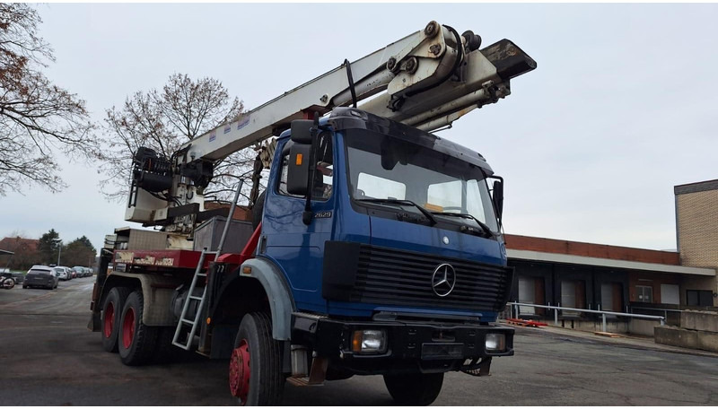 Mercedes-Benz 2629 AK Motorwagen mit Kran Dachdeckerkran6x6 - Бортова вантажівка/ Платформа, Вантажівка з маніпулятором: фото 3 Mercedes-Benz 2629 AK Motorwagen mit Kran Dachdeckerkran6x6 - Бортова вантажівка/ Платформа, Вантажівка з маніпулятором: фото 3