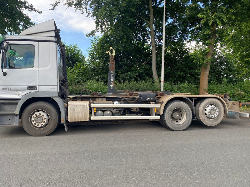 Mercedes-Benz 2641K 6x2 Abroller Klima - Гаковий мультиліфт вантажівка: фото 2 Mercedes-Benz 2641K 6x2 Abroller Klima - Гаковий мультиліфт вантажівка: фото 2