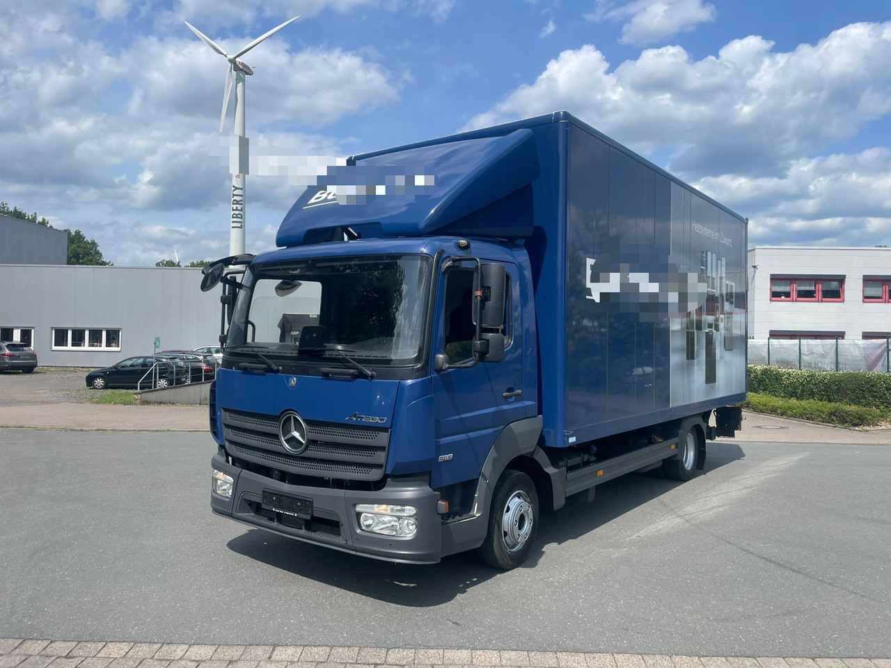 Mercedes-Benz 818 Koffer mit LBW - Фургон з закритим кузовом: фото 1 Mercedes-Benz 818 Koffer mit LBW - Фургон з закритим кузовом: фото 1