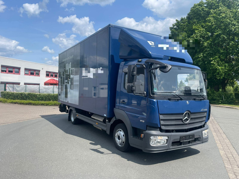 Mercedes-Benz 818 Koffer mit LBW - Вантажівка з закритим кузовом: фото 2 Mercedes-Benz 818 Koffer mit LBW - Вантажівка з закритим кузовом: фото 2