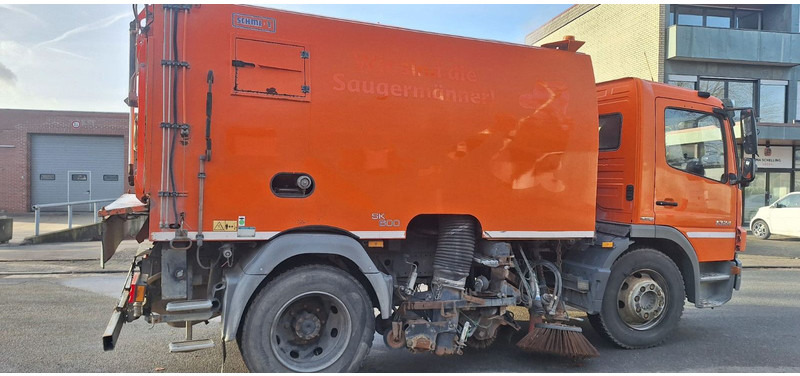 Mercedes-Benz Atego 1524 2 6-Zyl. 4x2 - Підмітально-прибиральна машина: фото 2 Mercedes-Benz Atego 1524 2 6-Zyl. 4x2 - Підмітально-прибиральна машина: фото 2