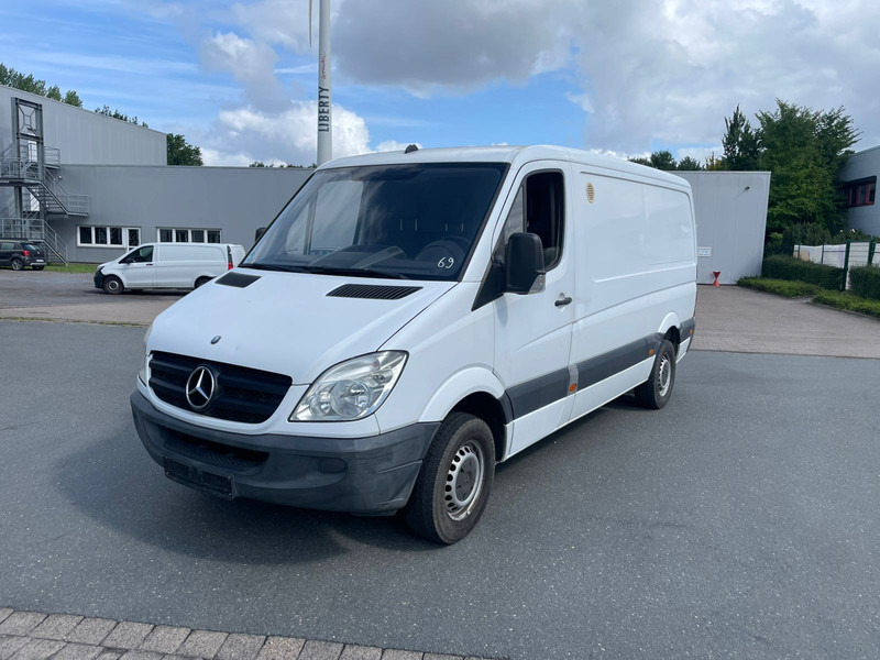 Mercedes-Benz Sprinter 315 - Суцільнометалевий фургон: фото 1 Mercedes-Benz Sprinter 315 - Суцільнометалевий фургон: фото 1