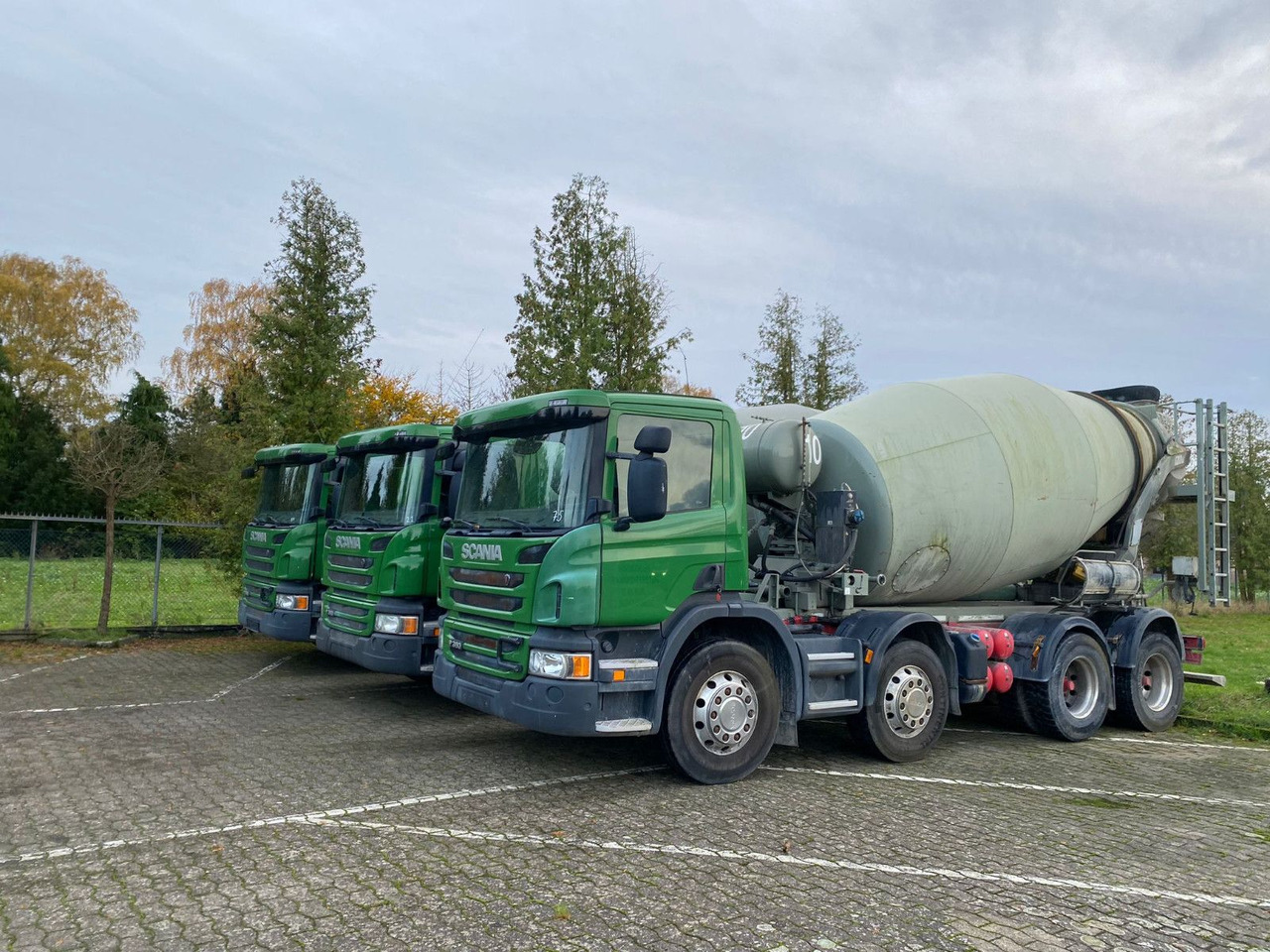Scania 2x P360 Betonmischer 8x4 Blatt/Blatt E6 2 stück - Автобетонозмішувач: фото 4 Scania 2x P360 Betonmischer 8x4 Blatt/Blatt E6 2 stück - Автобетонозмішувач: фото 4