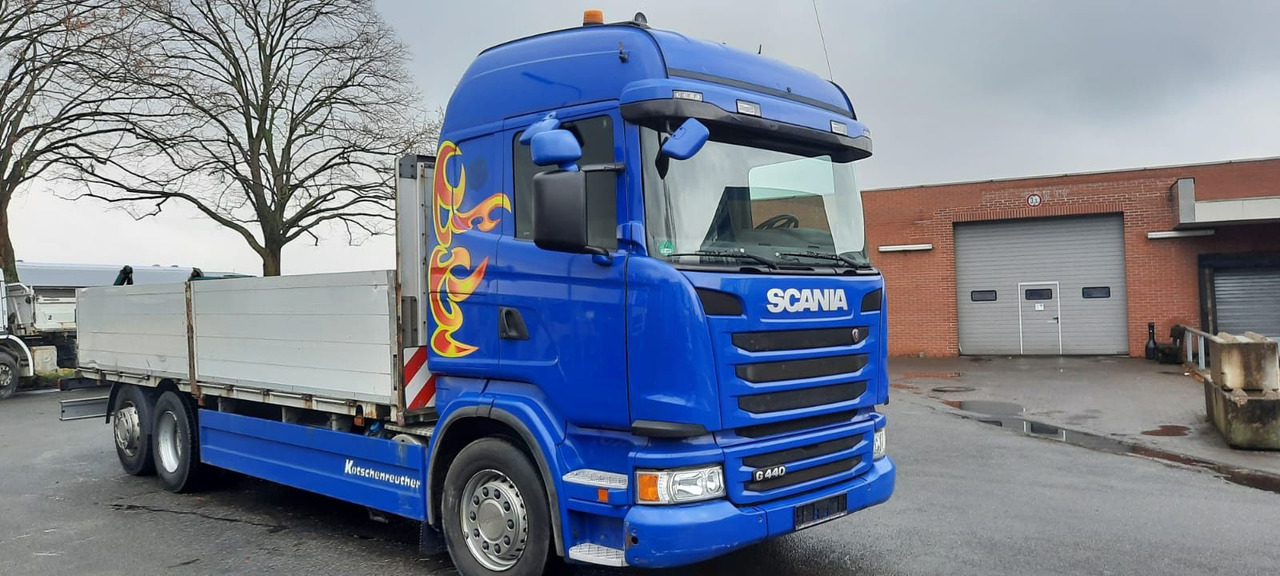 Scania G440 Pritsche 6x2 Kran am Heck vor. - Бортова вантажівка/ Платформа, Вантажівка з маніпулятором: фото 2 Scania G440 Pritsche 6x2 Kran am Heck vor. - Бортова вантажівка/ Платформа, Вантажівка з маніпулятором: фото 2
