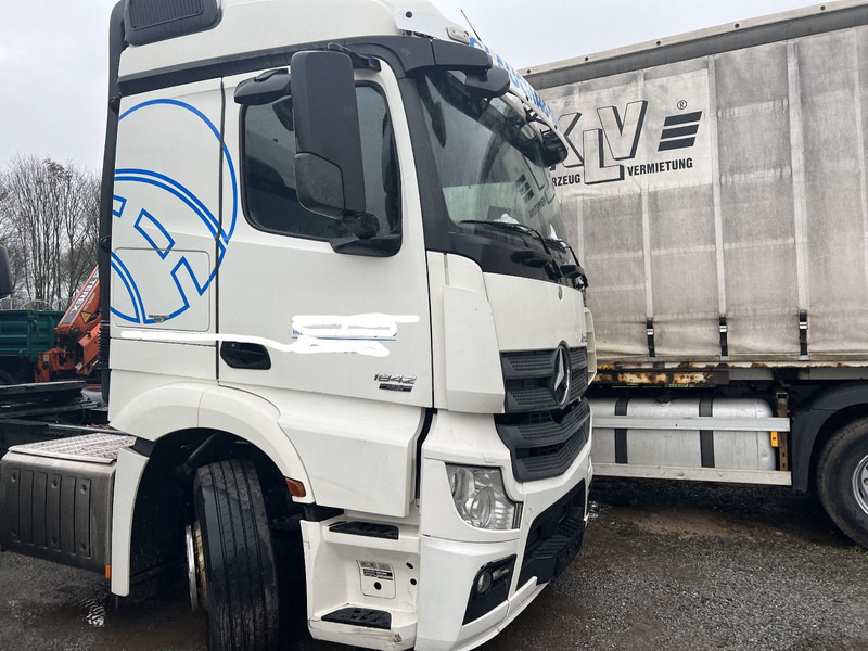 Mercedes-Benz 1842 LS Actros 1-Hand - Тягач: фото 2 Mercedes-Benz 1842 LS Actros 1-Hand - Тягач: фото 2