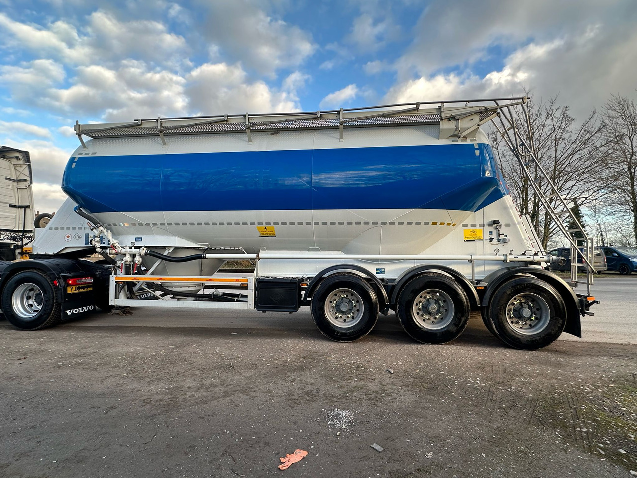 2013 Feldbinder Powder Tanker - Напівпричіп цистерна для сипучих вантажів: фото 2 2013 Feldbinder Powder Tanker - Напівпричіп цистерна для сипучих вантажів: фото 2