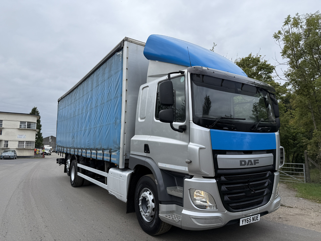 2015 DAF CF 330 Curtainside Truck - Тентована вантажівка: фото 1 2015 DAF CF 330 Curtainside Truck - Тентована вантажівка: фото 1