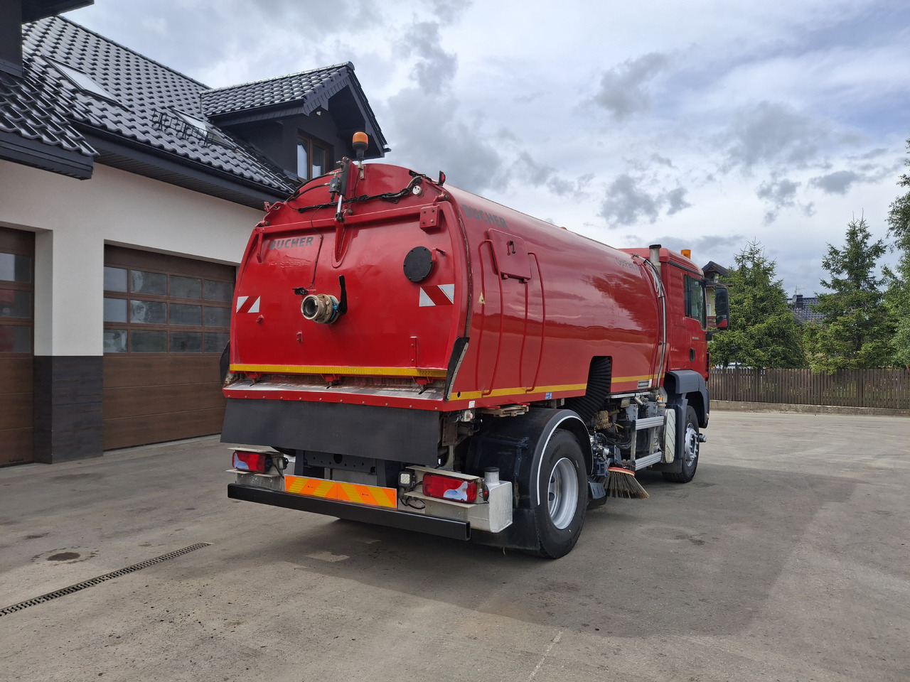 MAN TGS 18.320 Zamiatarka Kehrmaschine BUCHER 2 Motoren Karcher Szczotki L/R - Підмітально-прибиральна машина: фото 5 MAN TGS 18.320 Zamiatarka Kehrmaschine BUCHER 2 Motoren Karcher Szczotki L/R - Підмітально-прибиральна машина: фото 5