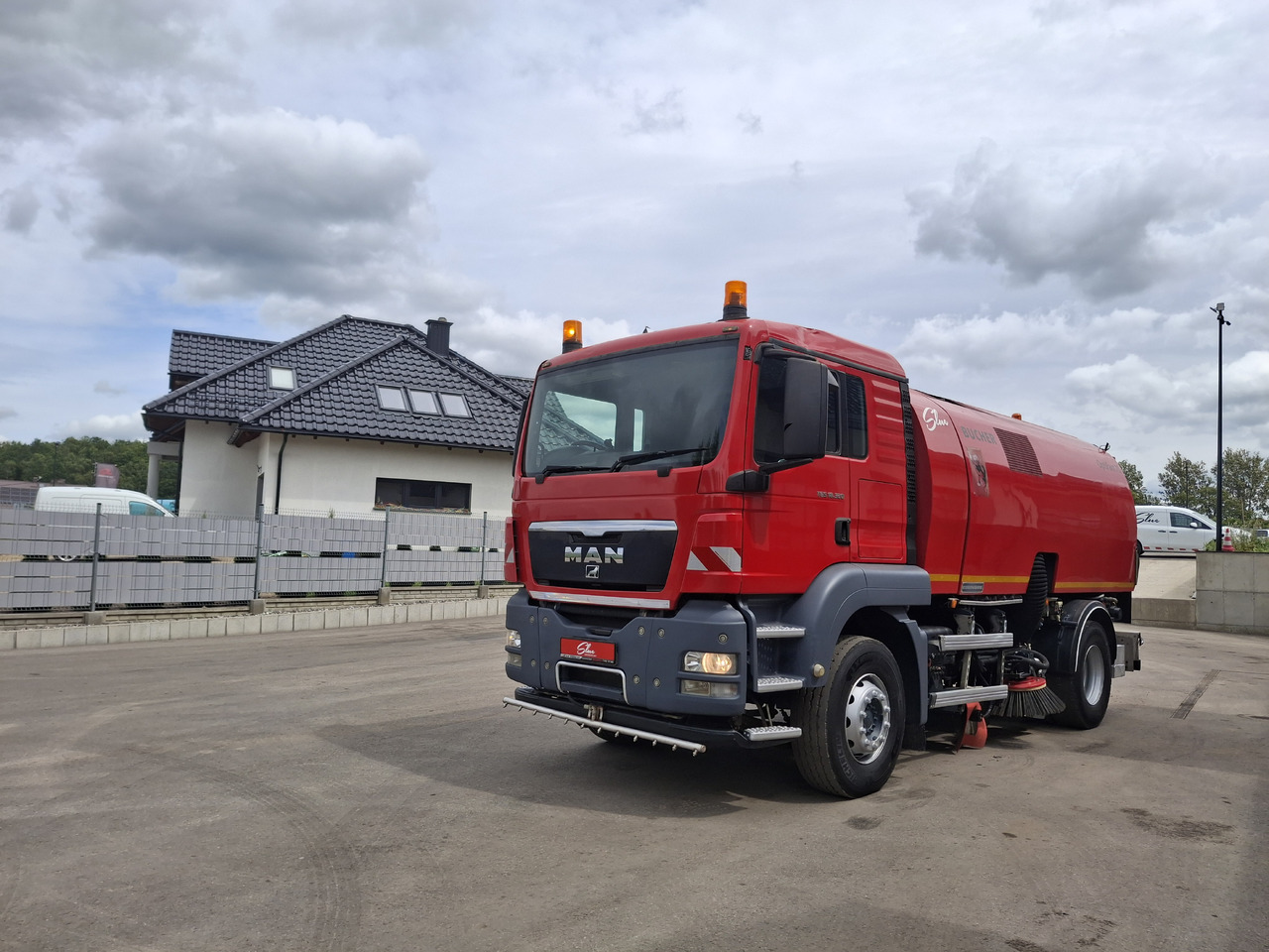 MAN TGS 18.320 Zamiatarka Kehrmaschine BUCHER 2 Motoren Karcher Szczotki L/R - Підмітально-прибиральна машина: фото 3 MAN TGS 18.320 Zamiatarka Kehrmaschine BUCHER 2 Motoren Karcher Szczotki L/R - Підмітально-прибиральна машина: фото 3