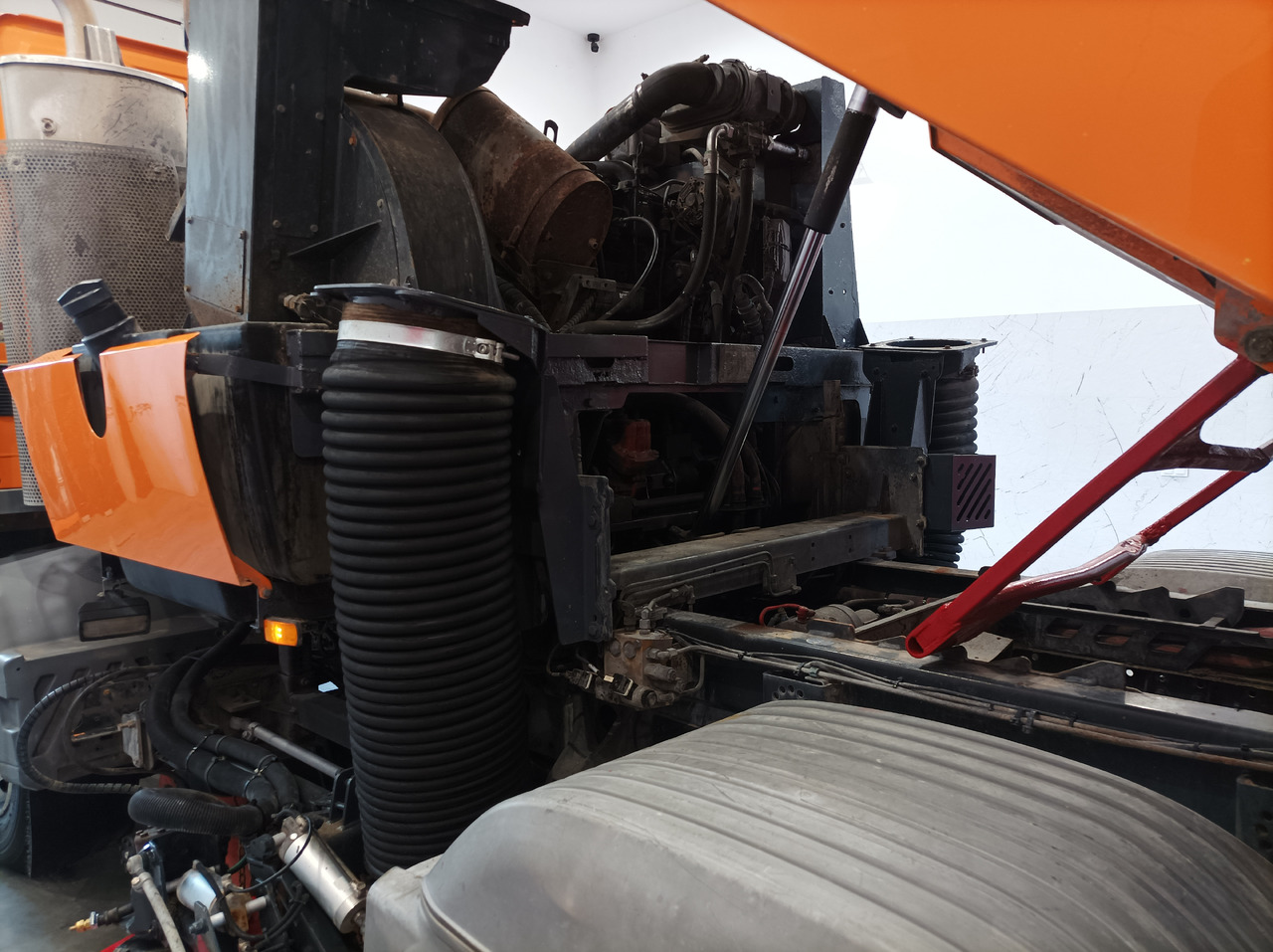 Підмітально-прибиральна машина MERCEDES-BENZ Atego 1018 Zamiatarka Kehrmaschine BUCHER Szczotki L/R PM10 2 Silniki 2012r: фото 17 Підмітально-прибиральна машина MERCEDES-BENZ Atego 1018 Zamiatarka Kehrmaschine BUCHER Szczotki L/R PM10 2 Silniki 2012r: фото 17