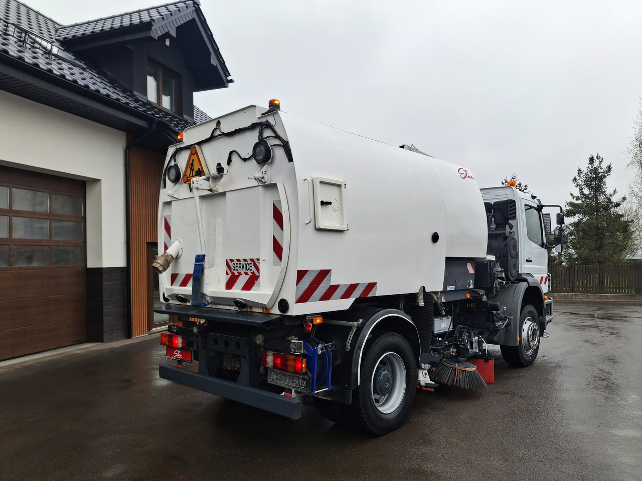 MERCEDES-BENZ Axor 1829 Zamiatarka Kehrmaschine Johnston 2 Motoren Karcher L/R - Підмітально-прибиральна машина: фото 4 MERCEDES-BENZ Axor 1829 Zamiatarka Kehrmaschine Johnston 2 Motoren Karcher L/R - Підмітально-прибиральна машина: фото 4