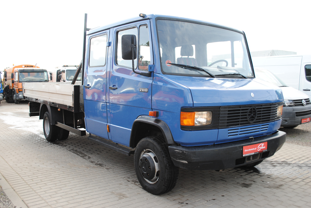 Mercedes-Benz 711D Doka Dubel Kabina Pritsche Doppelkabine - Бортова вантажівка/ Платформа: фото 1 Mercedes-Benz 711D Doka Dubel Kabina Pritsche Doppelkabine - Бортова вантажівка/ Платформа: фото 1