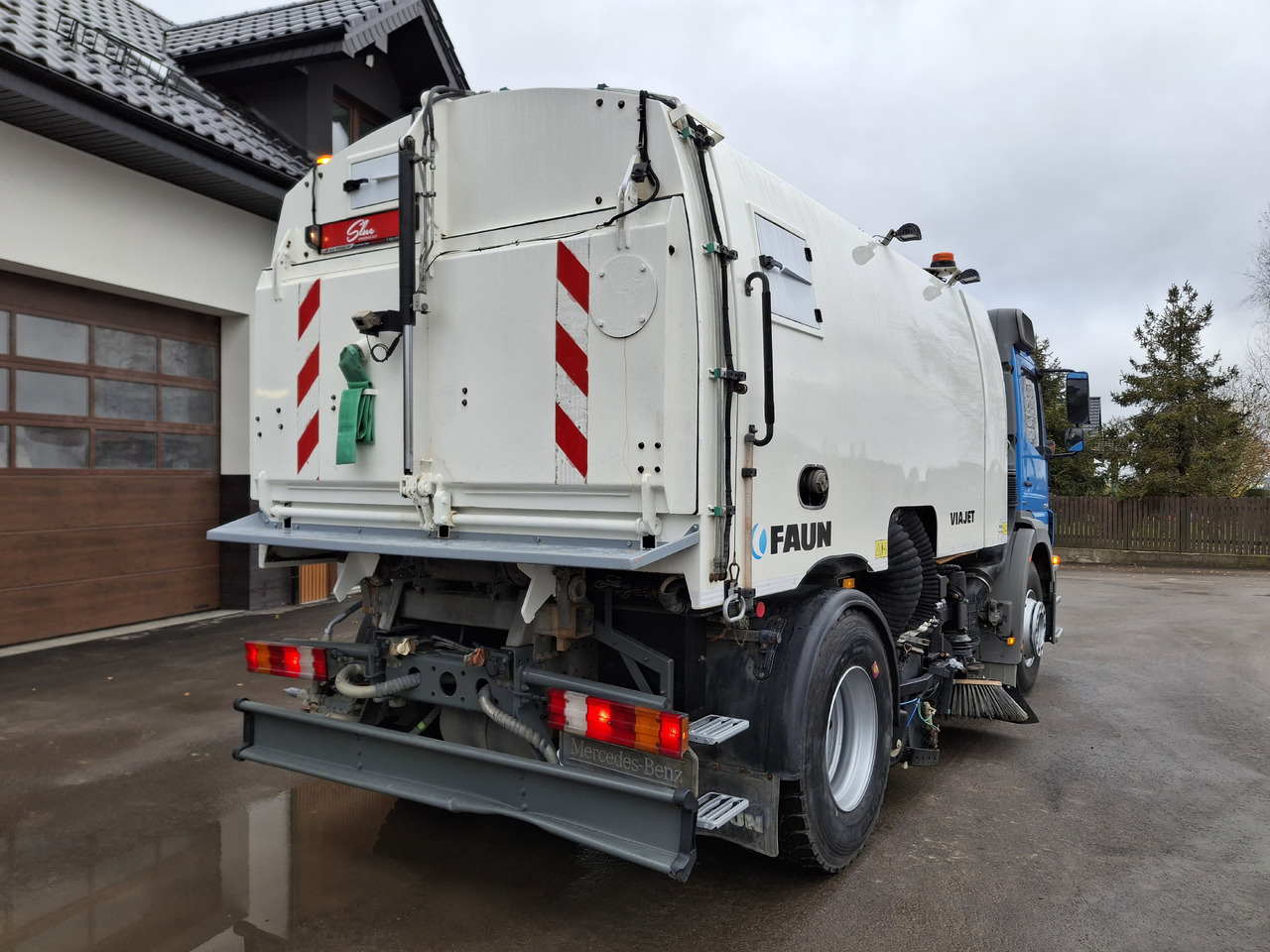 Mercedes-Benz Axor 1829 Zamiatarka Kehrmaschine FAUN Euro5 PM10 76 Tyś KM 2010 - Підмітально-прибиральна машина: фото 4 Mercedes-Benz Axor 1829 Zamiatarka Kehrmaschine FAUN Euro5 PM10 76 Tyś KM 2010 - Підмітально-прибиральна машина: фото 4