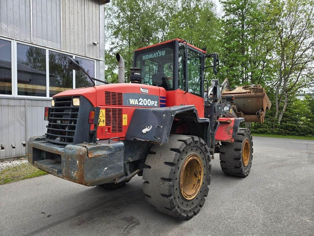 Komatsu WA200PZ-6 - Колісний навантажувач: фото 3 Komatsu WA200PZ-6 - Колісний навантажувач: фото 3