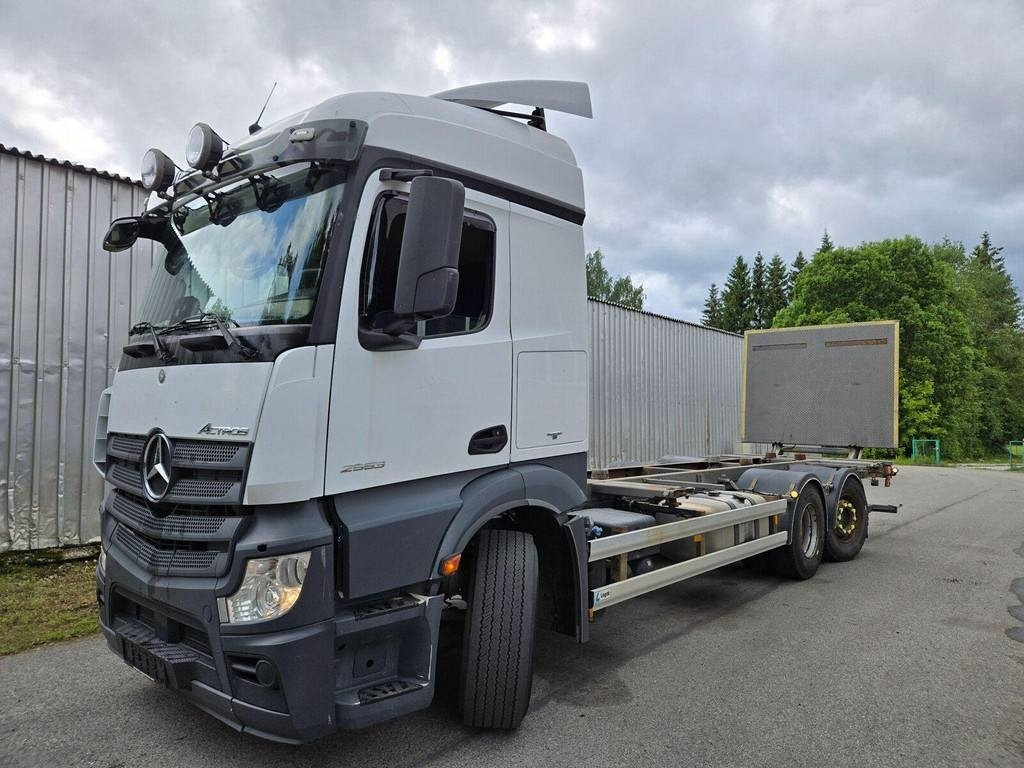 Mercedes-Benz ACTROS 2553 6X2 LAGAB - Контейнеровоз/ Змінний кузов вантажівка: фото 1 Mercedes-Benz ACTROS 2553 6X2 LAGAB - Контейнеровоз/ Змінний кузов вантажівка: фото 1