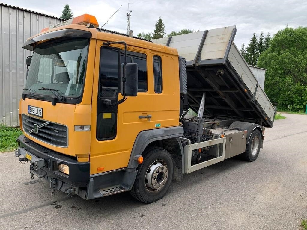 Volvo FL615 + HIAB 027-2 - Самоскид вантажівка: фото 1 Volvo FL615 + HIAB 027-2 - Самоскид вантажівка: фото 1