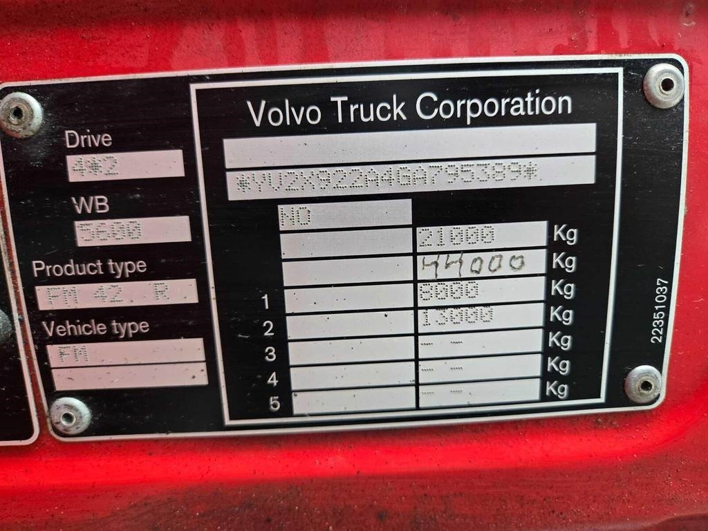 Volvo FM370 4X2 SIDEOPENING - Вантажівка з закритим кузовом: фото 1 Volvo FM370 4X2 SIDEOPENING - Вантажівка з закритим кузовом: фото 1