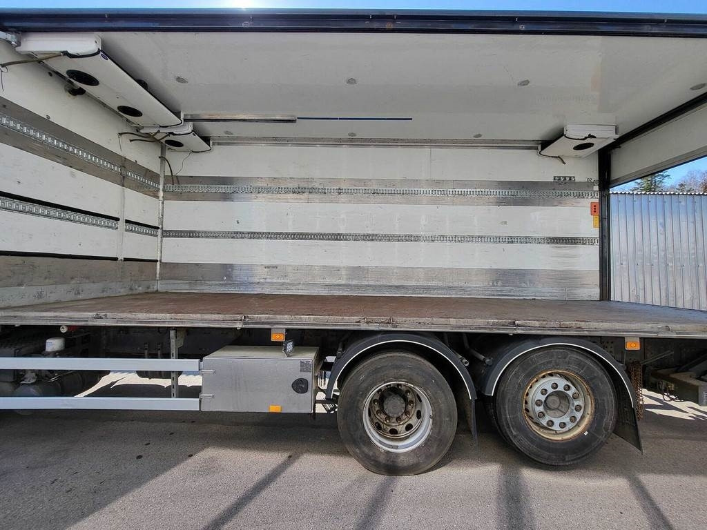 Volvo FM410 6X2 CARRIER SIDEOPENING - Рефрижератор вантажівка: фото 2 Volvo FM410 6X2 CARRIER SIDEOPENING - Рефрижератор вантажівка: фото 2