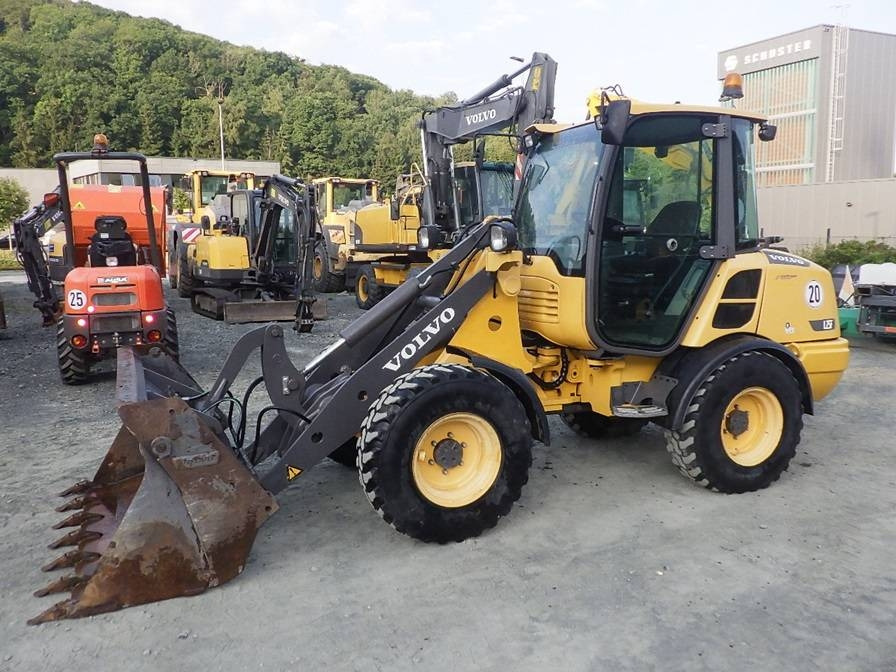 Volvo L 25 F - Колісний навантажувач: фото 1 Volvo L 25 F - Колісний навантажувач: фото 1