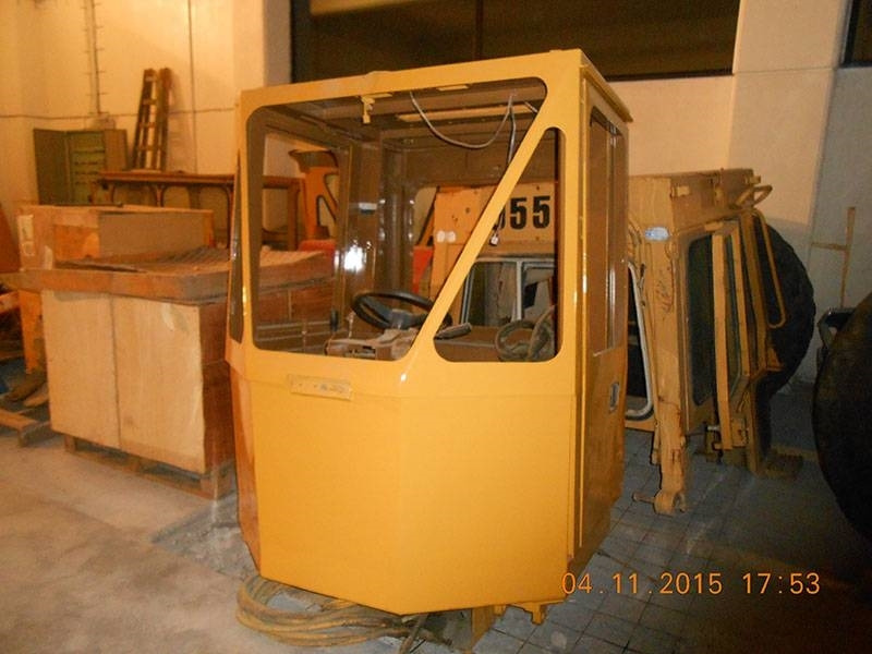 CAT ORIGINAL CAT 988B RESTORE CABIN - Кабіна в категорії Будівельна техніка: фото 3 CAT ORIGINAL CAT 988B RESTORE CABIN - Кабіна в категорії Будівельна техніка: фото 3