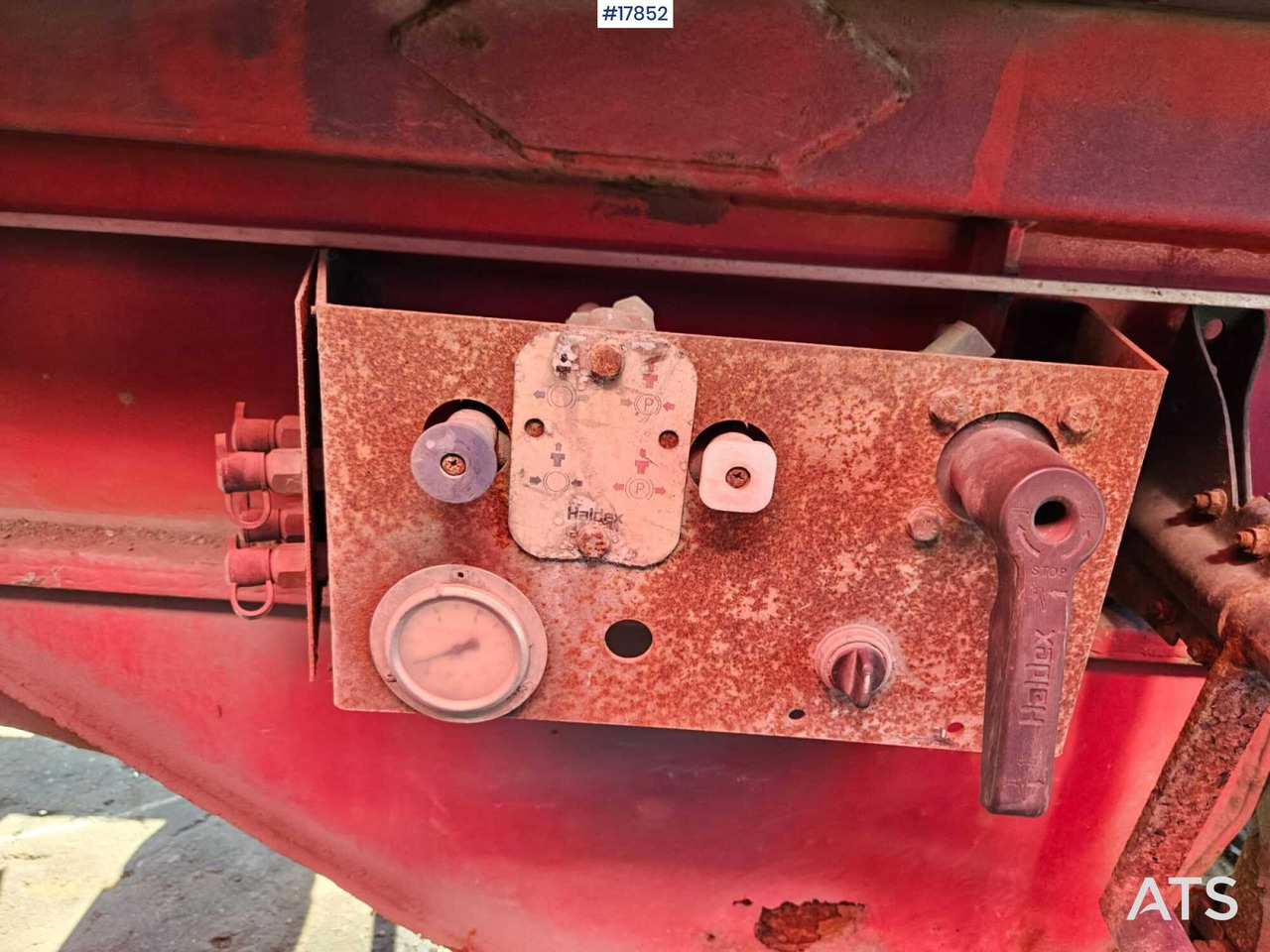 Самоскид напівпричіп 2009 Naczepa ciężarowa wywrotka Invepe SR 8: фото 8 Самоскид напівпричіп 2009 Naczepa ciężarowa wywrotka Invepe SR 8: фото 8