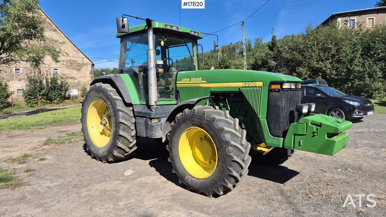 Agricultural tractor JOHN DEERE 8200 (1999) - Трактор: фото 3 Agricultural tractor JOHN DEERE 8200 (1999) - Трактор: фото 3