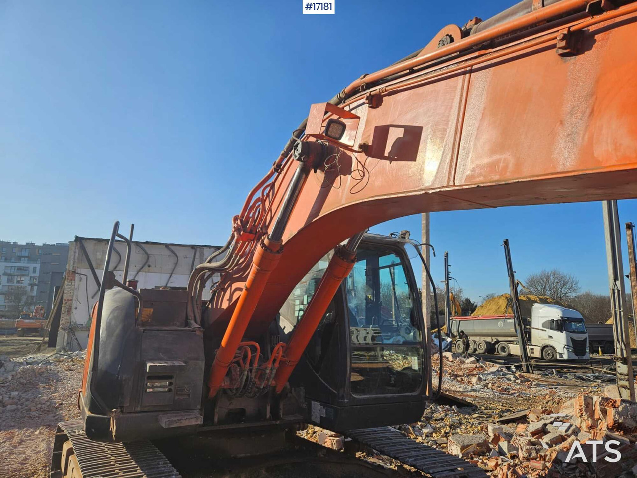 Hydraulic excavator Hitachi ZX225 LC (2013) - Гусеничний екскаватор: фото 4 Hydraulic excavator Hitachi ZX225 LC (2013) - Гусеничний екскаватор: фото 4