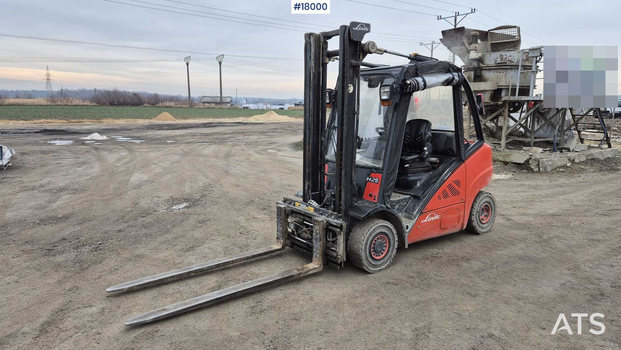 LINDE H25T forklift (2009) - Дизельний навантажувач: фото 1 LINDE H25T forklift (2009) - Дизельний навантажувач: фото 1