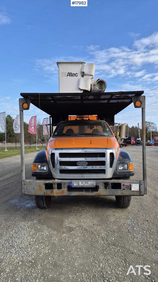 Lift for maintenance and assembly work FORD F750 (2013) - Автовишка: фото 2 Lift for maintenance and assembly work FORD F750 (2013) - Автовишка: фото 2