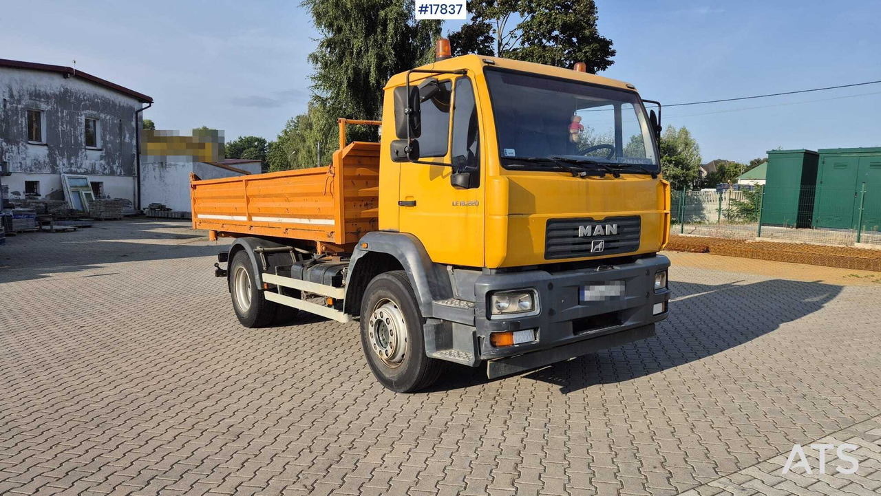 Tipper MAN 18.225 LC (2003) - Самоскид вантажівка: фото 1 Tipper MAN 18.225 LC (2003) - Самоскид вантажівка: фото 1