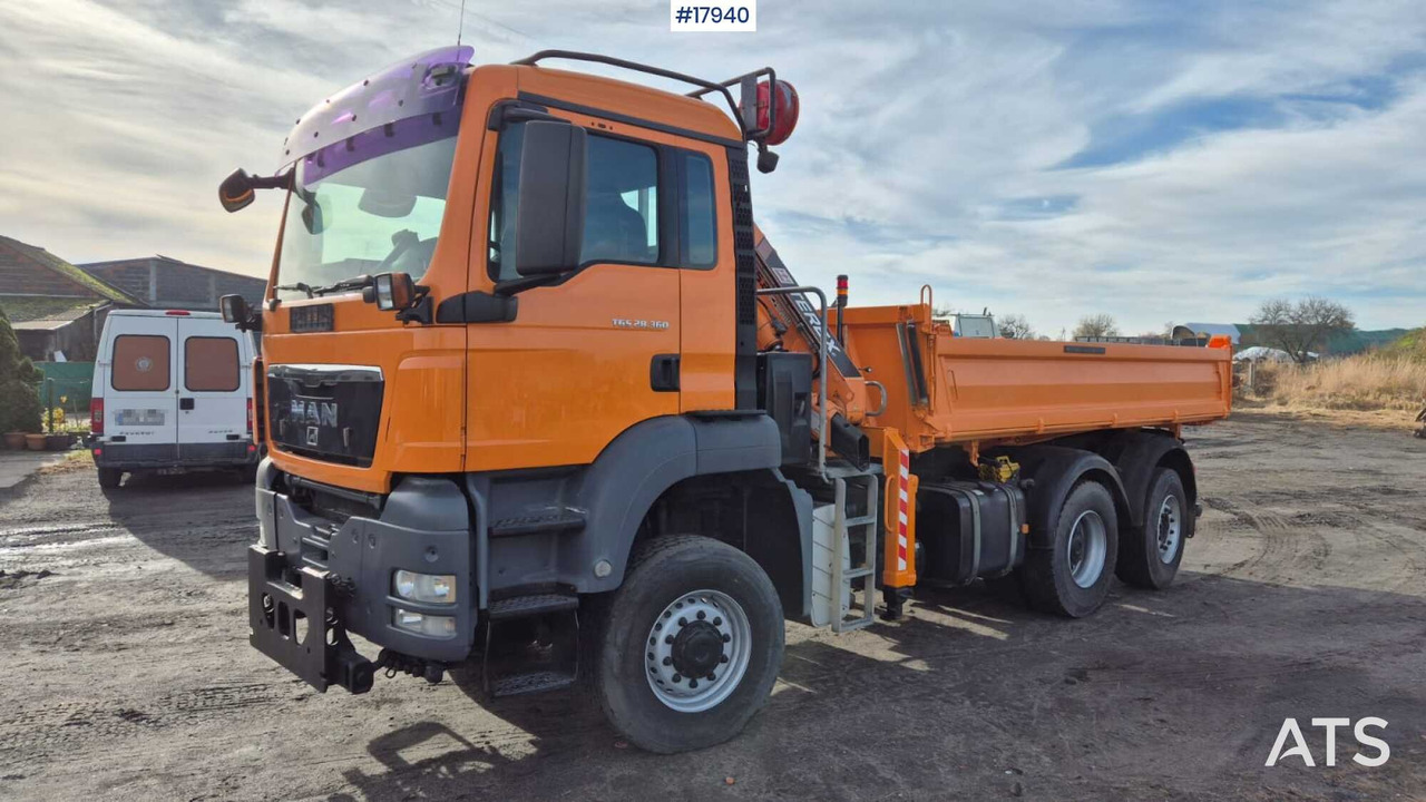 Tipper/sand spreader with HDS - MAN TGS 28.360 6x4 (2008) - Самоскид вантажівка, Вантажівка з маніпулятором: фото 1 Tipper/sand spreader with HDS - MAN TGS 28.360 6x4 (2008) - Самоскид вантажівка, Вантажівка з маніпулятором: фото 1