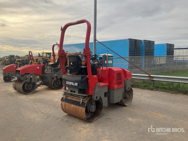 2013 Cat CB22 Dubbele trommelwals - Дорожній каток: фото 3 2013 Cat CB22 Dubbele trommelwals - Дорожній каток: фото 3