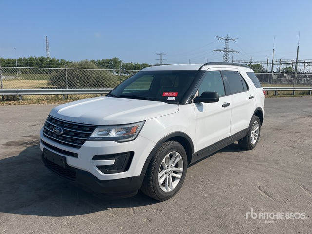 2015 Ford Explorer 4WD SUV - Позашляховик: фото 3 2015 Ford Explorer 4WD SUV - Позашляховик: фото 3