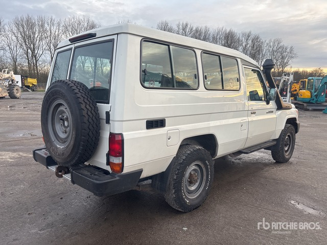 2018 Toyota Land Cruiser SUV - Позашляховик: фото 3 2018 Toyota Land Cruiser SUV - Позашляховик: фото 3