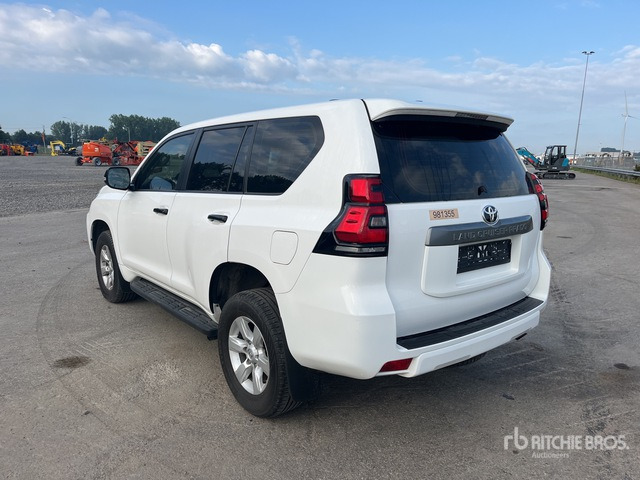 Toyota Land Cruiser SUV - Позашляховик: фото 4 Toyota Land Cruiser SUV - Позашляховик: фото 4