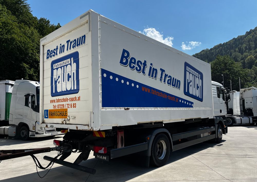 MAN TGA 18.350 6x2 D20 // BDF // Niski Przebieg // + Przyczepa Schmitz BDF // - Вантажівка шасі: фото 5 MAN TGA 18.350 6x2 D20 // BDF // Niski Przebieg // + Przyczepa Schmitz BDF // - Вантажівка шасі: фото 5