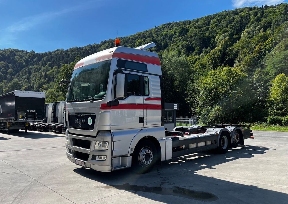 MAN TGX 18.480 // Euro 5 // 6x2 // BDF // Cały na poduszkach // Automat // - Вантажівка шасі: фото 1 MAN TGX 18.480 // Euro 5 // 6x2 // BDF // Cały na poduszkach // Automat // - Вантажівка шасі: фото 1