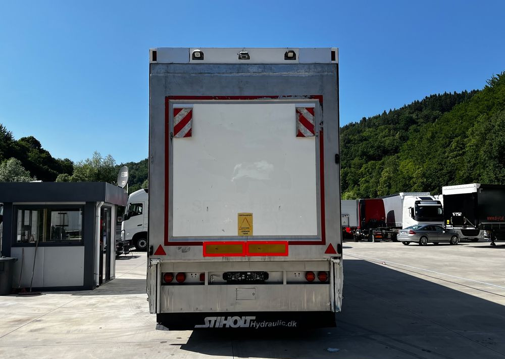 Pezzaioli HMK Industri // Do przewozu zwierząt // 2004 Rok // 3 Pokłady // Waga // Osi skrętne // Oznonacja // - Для перевезення худоби напівпричіп: фото 5 Pezzaioli HMK Industri // Do przewozu zwierząt // 2004 Rok // 3 Pokłady // Waga // Osi skrętne // Oznonacja // - Для перевезення худоби напівпричіп: фото 5