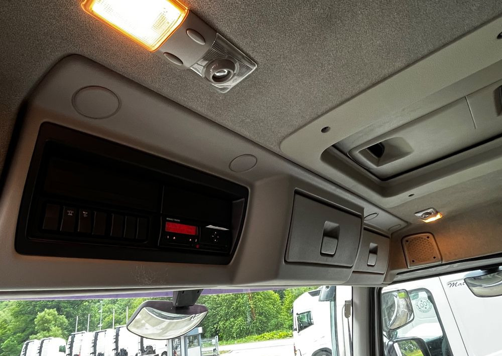 Renault Kerax 380 EEV // Skrzynia Burtowa // HIAB XS166 Hipro + Radio // Zwolnice // // - Бортова вантажівка/ Платформа, Вантажівка з маніпулятором: фото 3 Renault Kerax 380 EEV // Skrzynia Burtowa // HIAB XS166 Hipro + Radio // Zwolnice // // - Бортова вантажівка/ Платформа, Вантажівка з маніпулятором: фото 3