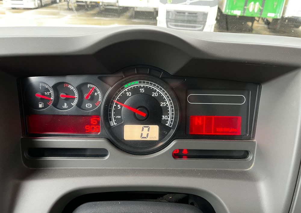 Renault Kerax 380 EEV // Skrzynia Burtowa // HIAB XS166 Hipro + Radio // Zwolnice // // - Бортова вантажівка/ Платформа, Вантажівка з маніпулятором: фото 5 Renault Kerax 380 EEV // Skrzynia Burtowa // HIAB XS166 Hipro + Radio // Zwolnice // // - Бортова вантажівка/ Платформа, Вантажівка з маніпулятором: фото 5