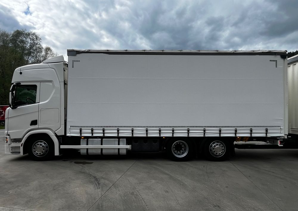 Scania R410 // 2018 // Retarder // Tandem 7.7+7.7 // Przyczepa Krone // Oś podnosozna // - Тентована вантажівка: фото 4 Scania R410 // 2018 // Retarder // Tandem 7.7+7.7 // Przyczepa Krone // Oś podnosozna // - Тентована вантажівка: фото 4